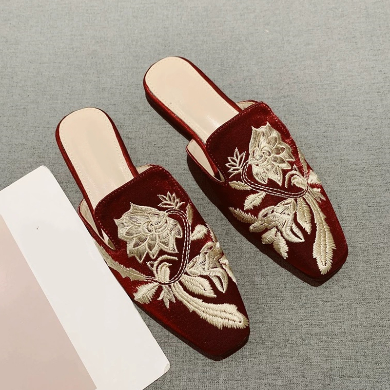 Embroidery Design - 2026 New Womens Shoe Retro Embroidery