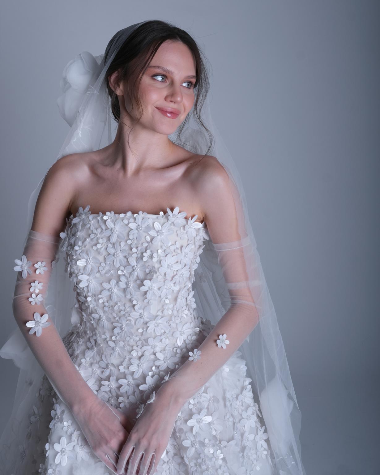LumiGown 2026 Strapless 3D Flo - Embroidery Veil ulasan dan harga