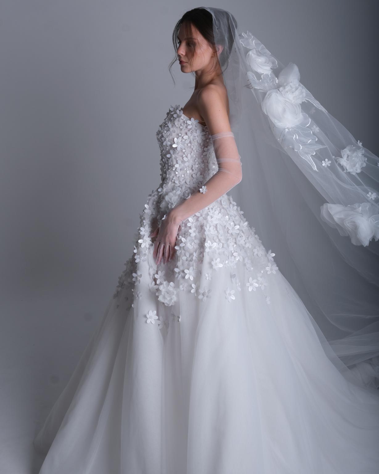 LumiGown 2026 Strapless 3D Flo - Embroidery Veil ulasan dan harga