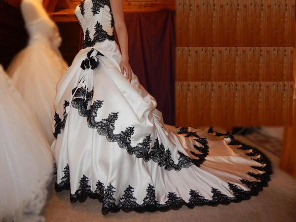 Vintage Wedding Dress Gothic B - Embroidery White Dress ulasan dan harga